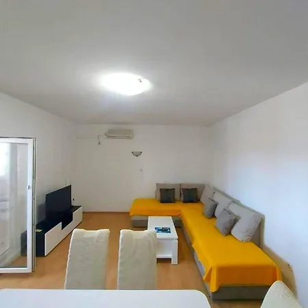 Apartment Seaside Okrug Gornji With Terrace And Patio
